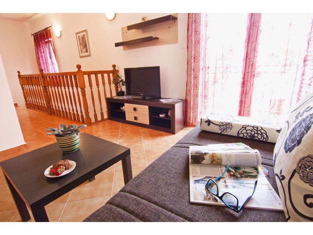 Apartments Cambi Kaštela Δωμάτιο φωτογραφία