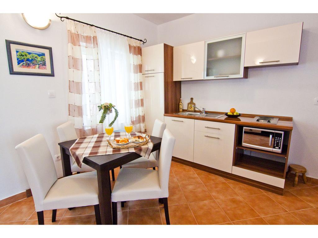 Apartments Cambi Kaštela Δωμάτιο φωτογραφία