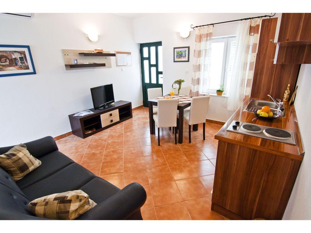 Apartments Cambi Kaštela Δωμάτιο φωτογραφία