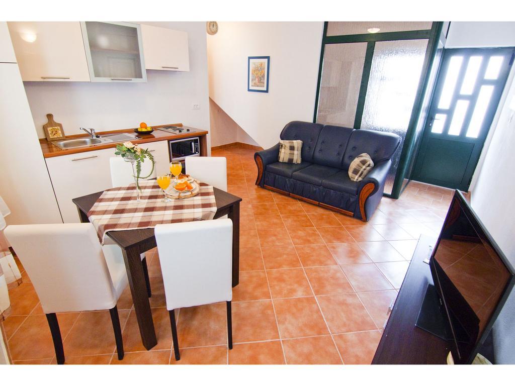 Apartments Cambi Kaštela Δωμάτιο φωτογραφία