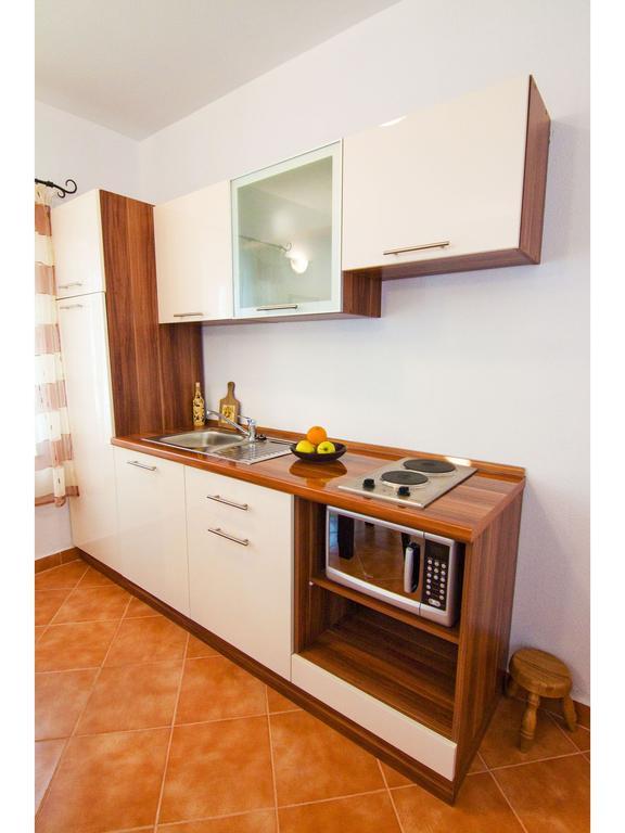 Apartments Cambi Kaštela Δωμάτιο φωτογραφία